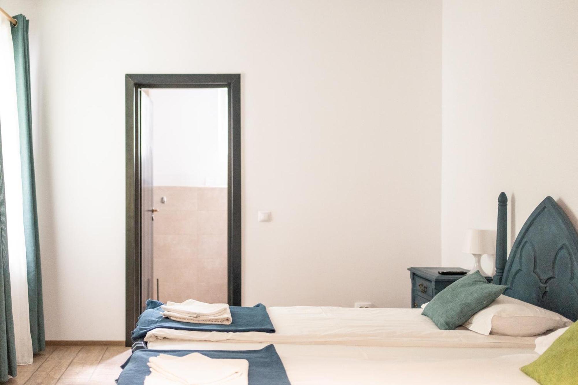 Dinvis Apartments ポイアナ・ブラショフ エクステリア 写真