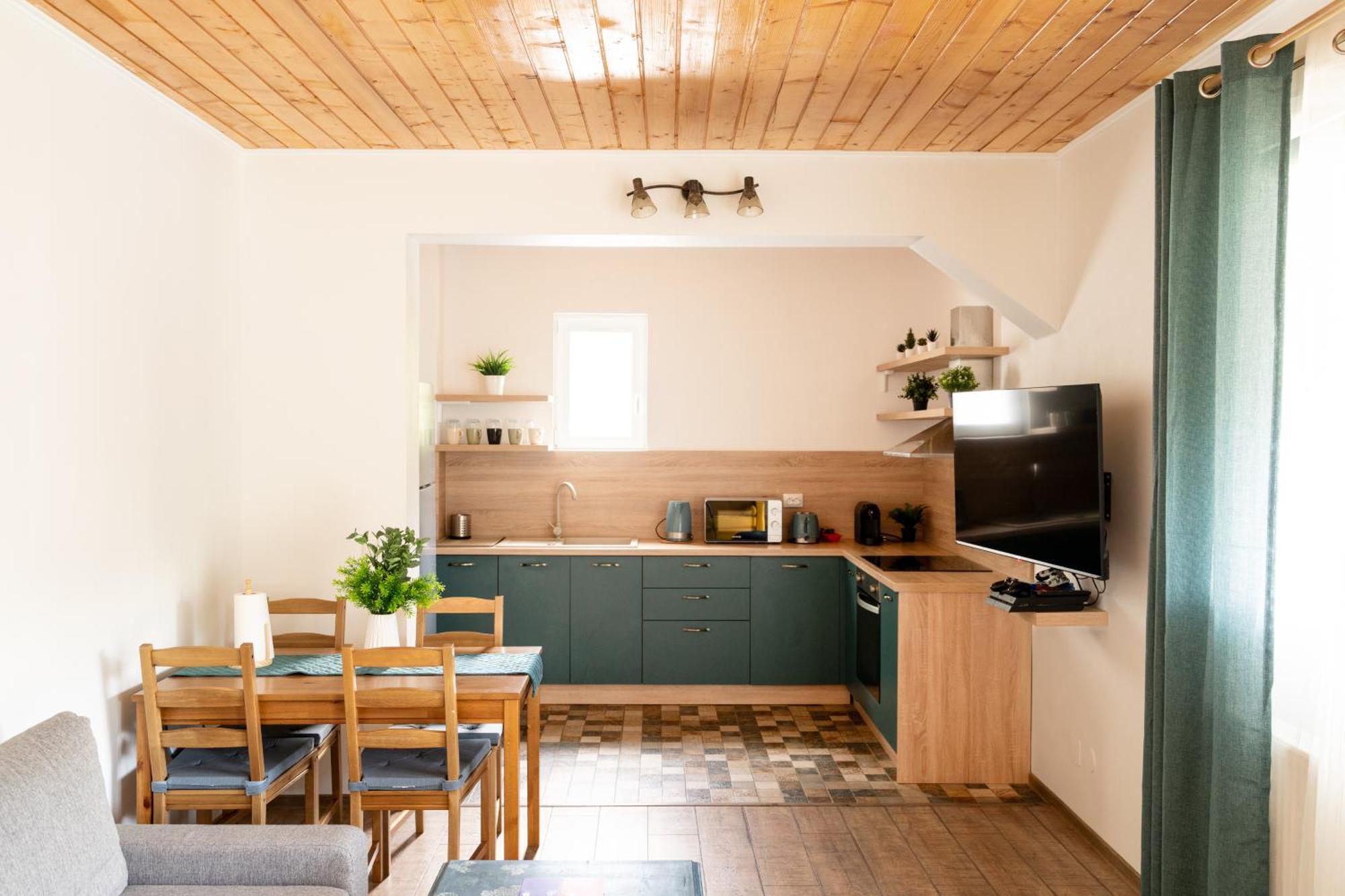 Dinvis Apartments ポイアナ・ブラショフ エクステリア 写真