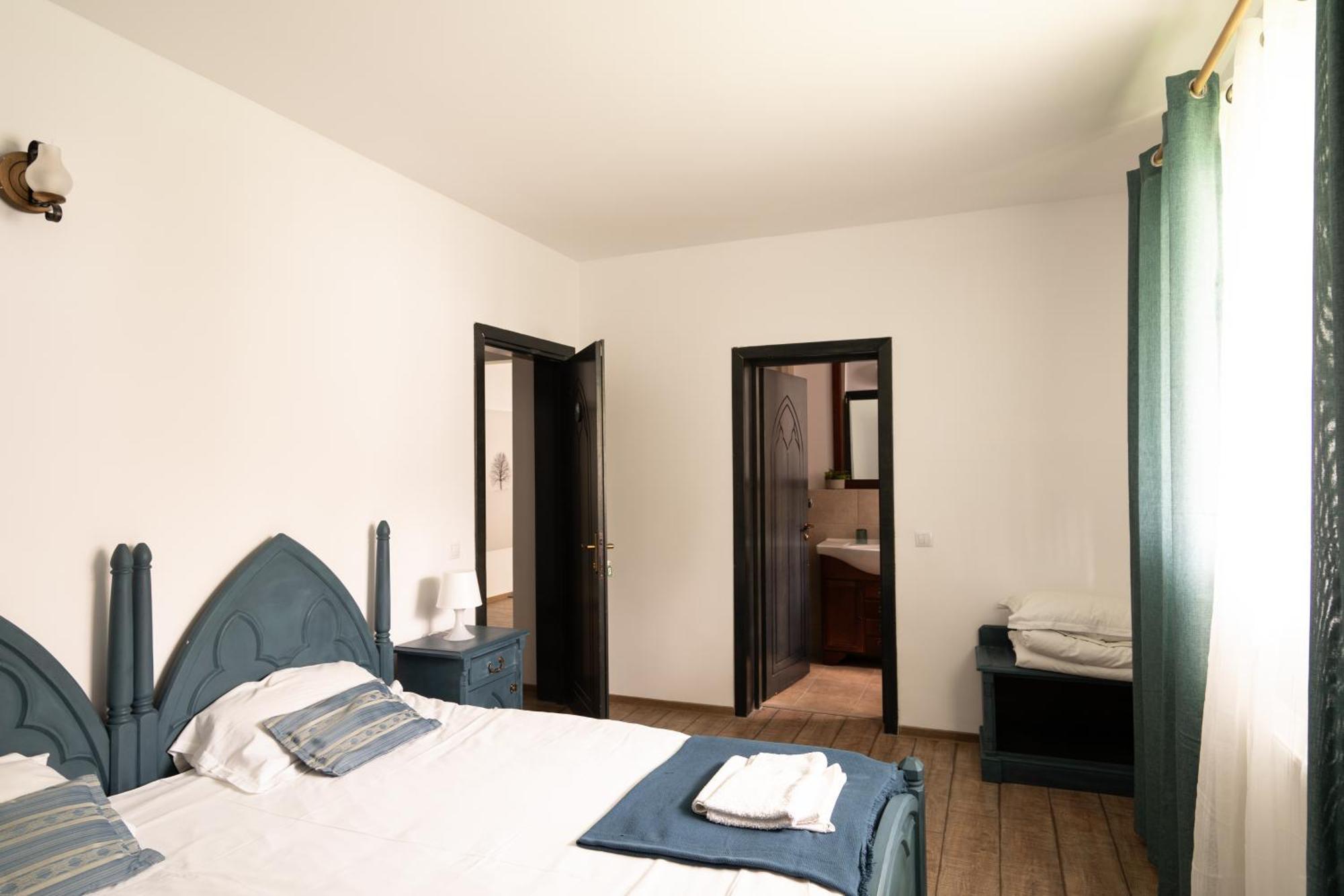 Dinvis Apartments ポイアナ・ブラショフ エクステリア 写真