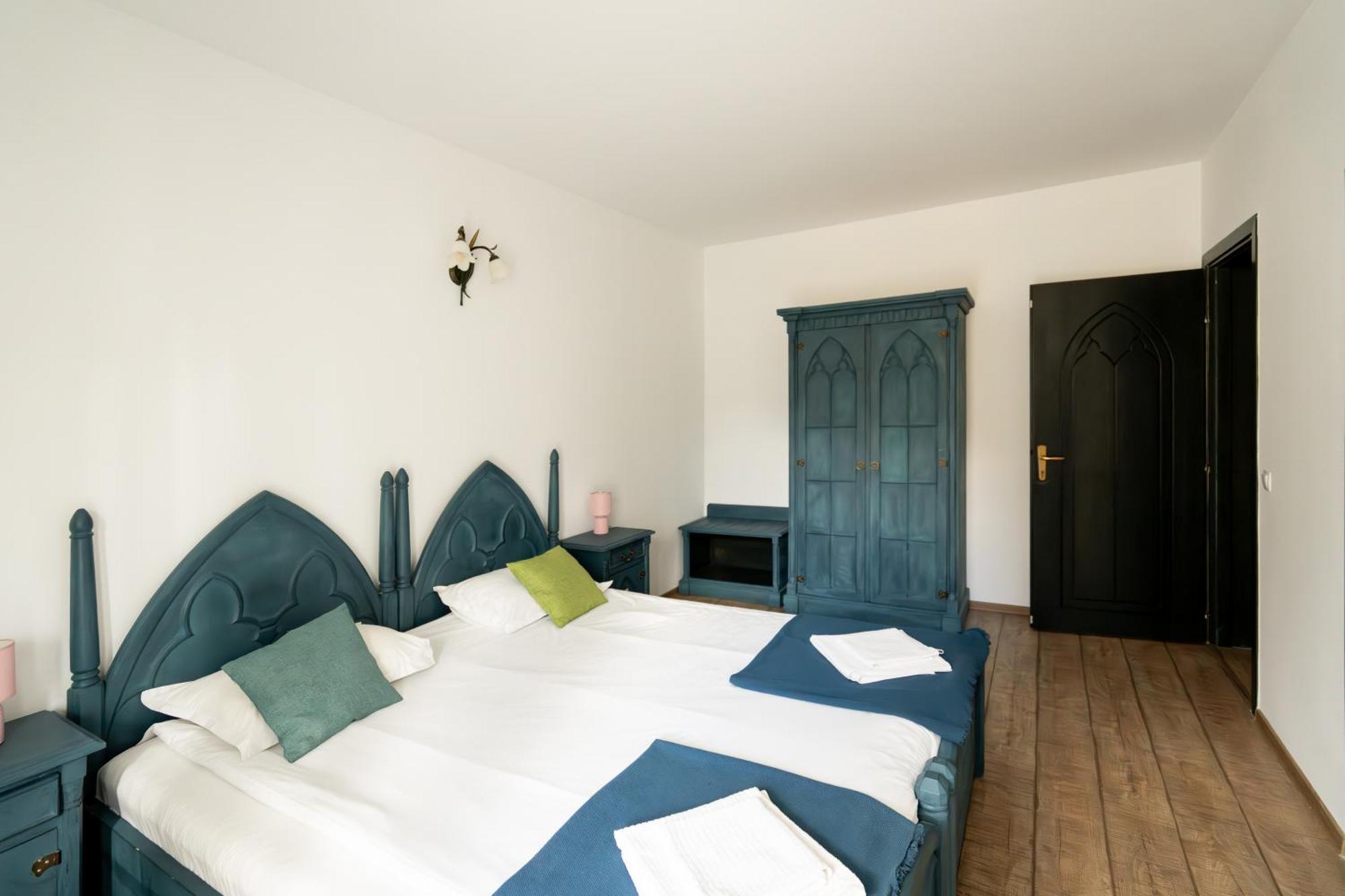 Dinvis Apartments ポイアナ・ブラショフ エクステリア 写真
